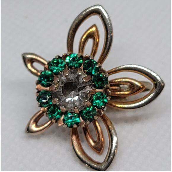 Vintage Emerald Green Rhinestone And Gold Tone Unique Flower Clip On Earrings - Picture 4 of 8